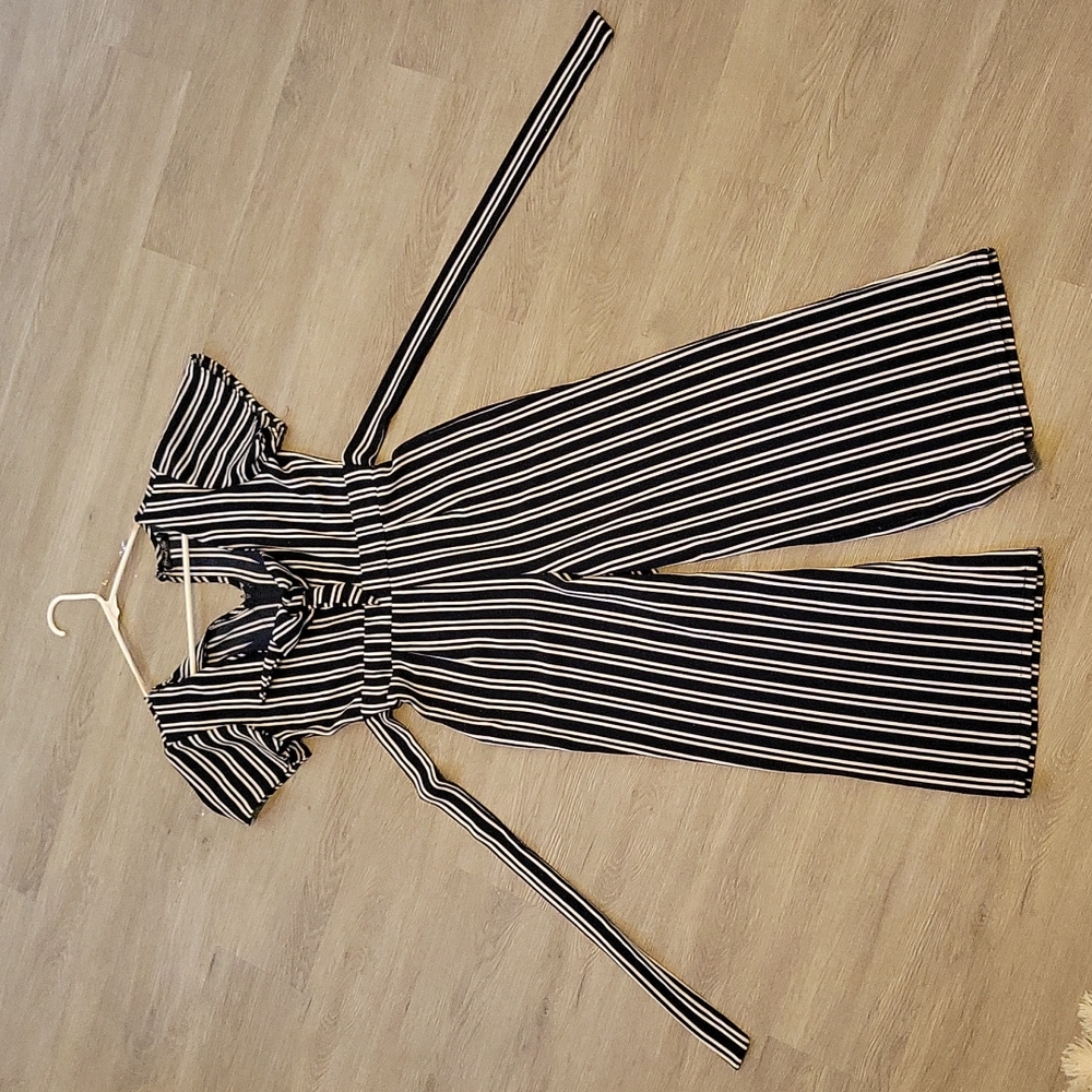 Womens navy jumper